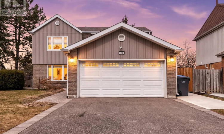22 Madelaine Crescent