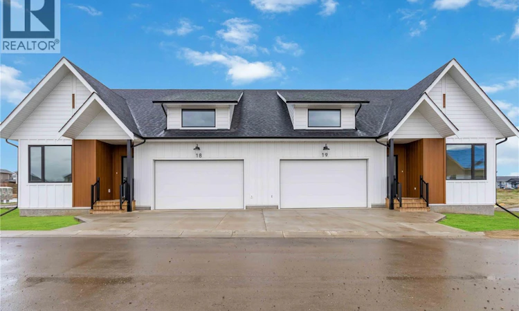 25-105 Hathway Crescent