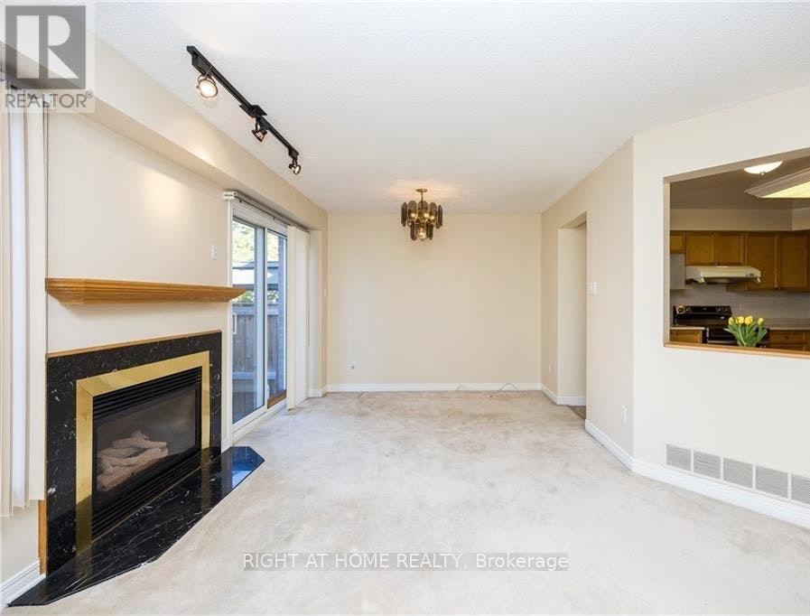 21 Grenadier Way, Ottawa, ON, K2J 4L3 - 11
