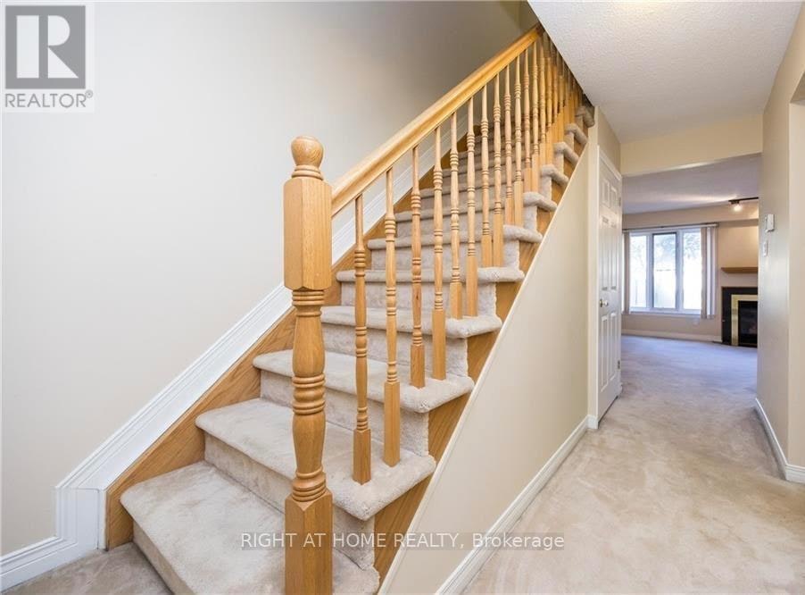 21 Grenadier Way, Ottawa, ON, K2J 4L3 - 4