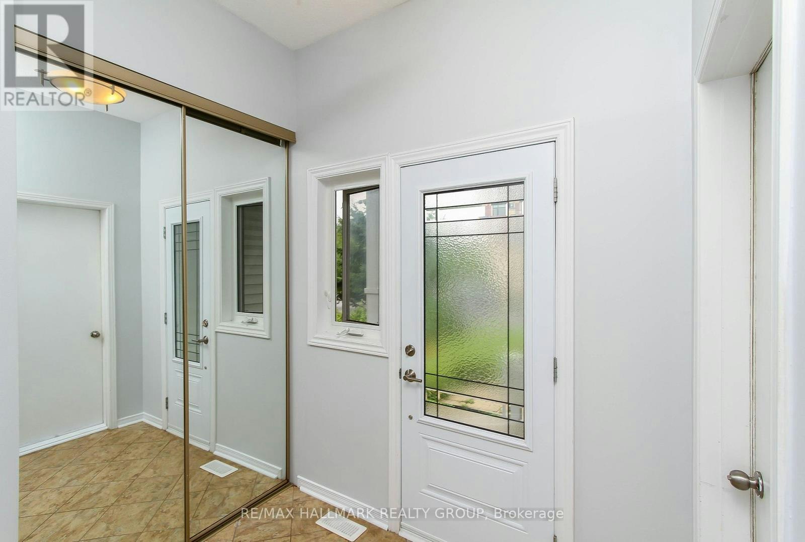 25 Wildpine Court, Ottawa, ON, K2S 1C6 - 2