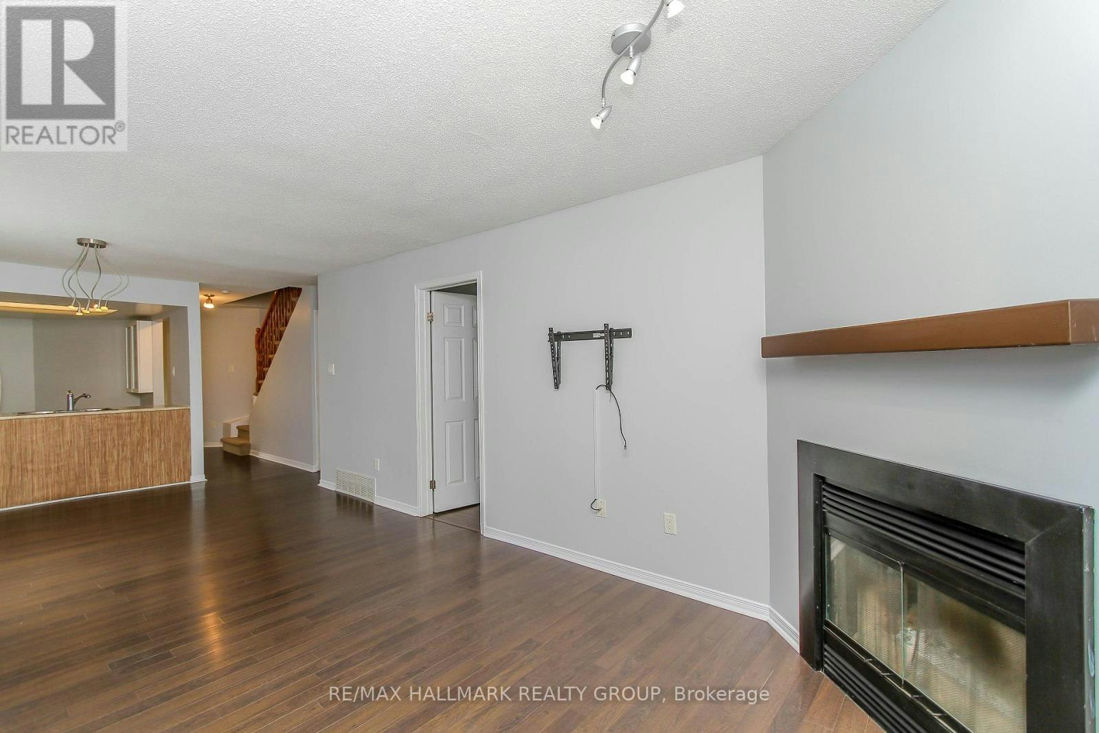 25 Wildpine Court, Ottawa, ON, K2S 1C6 - 6