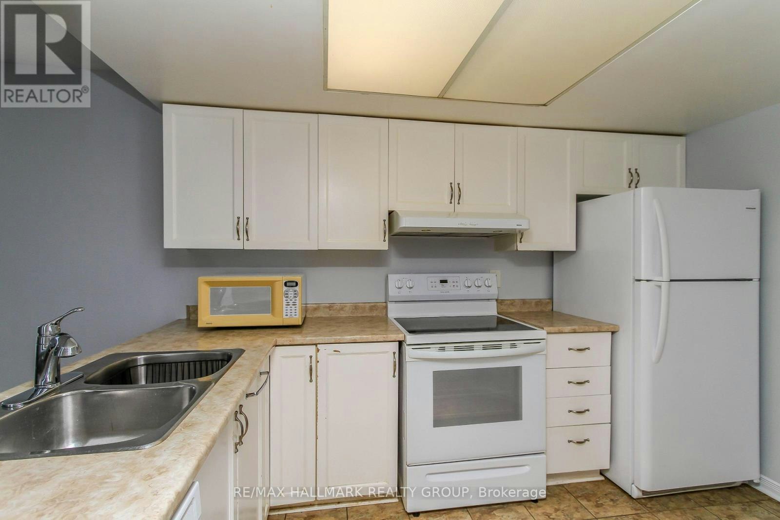 25 Wildpine Court, Ottawa, ON, K2S 1C6 - 8