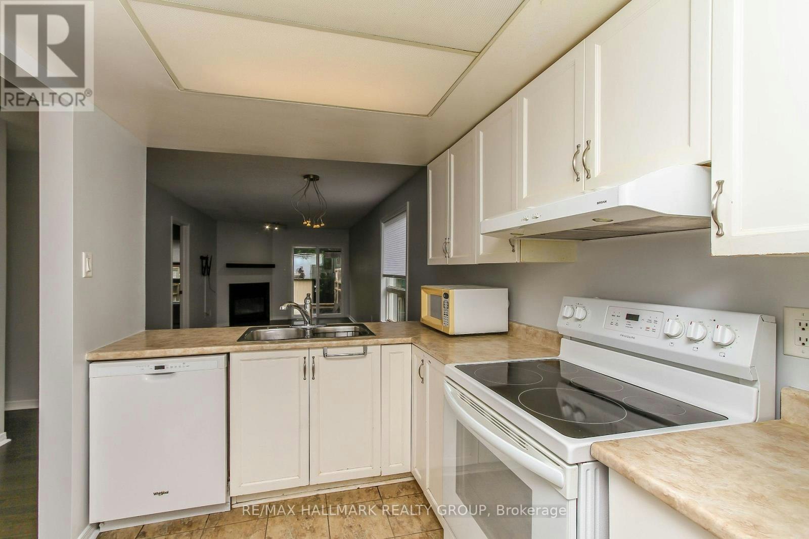 25 Wildpine Court, Ottawa, ON, K2S 1C6 - 9