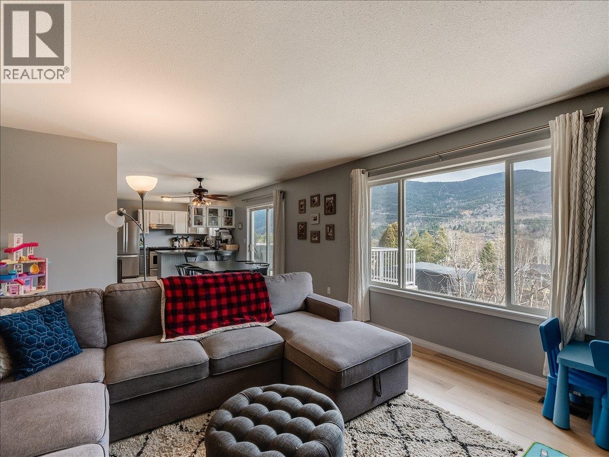 3701 9th Avenue, Castlegar, BC, V1N 3T3 - 14