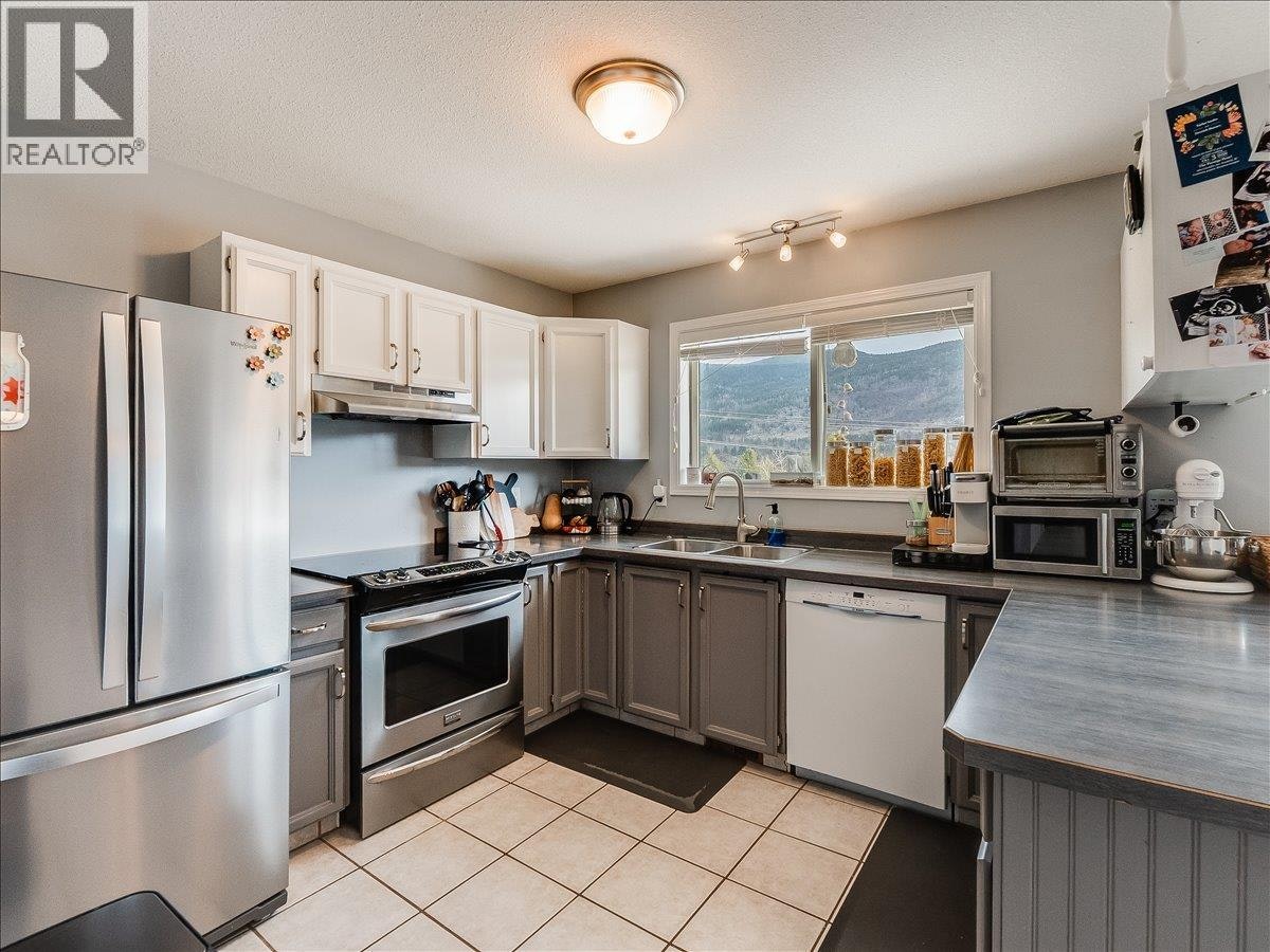 3701 9th Avenue, Castlegar, BC, V1N 3T3 - 6