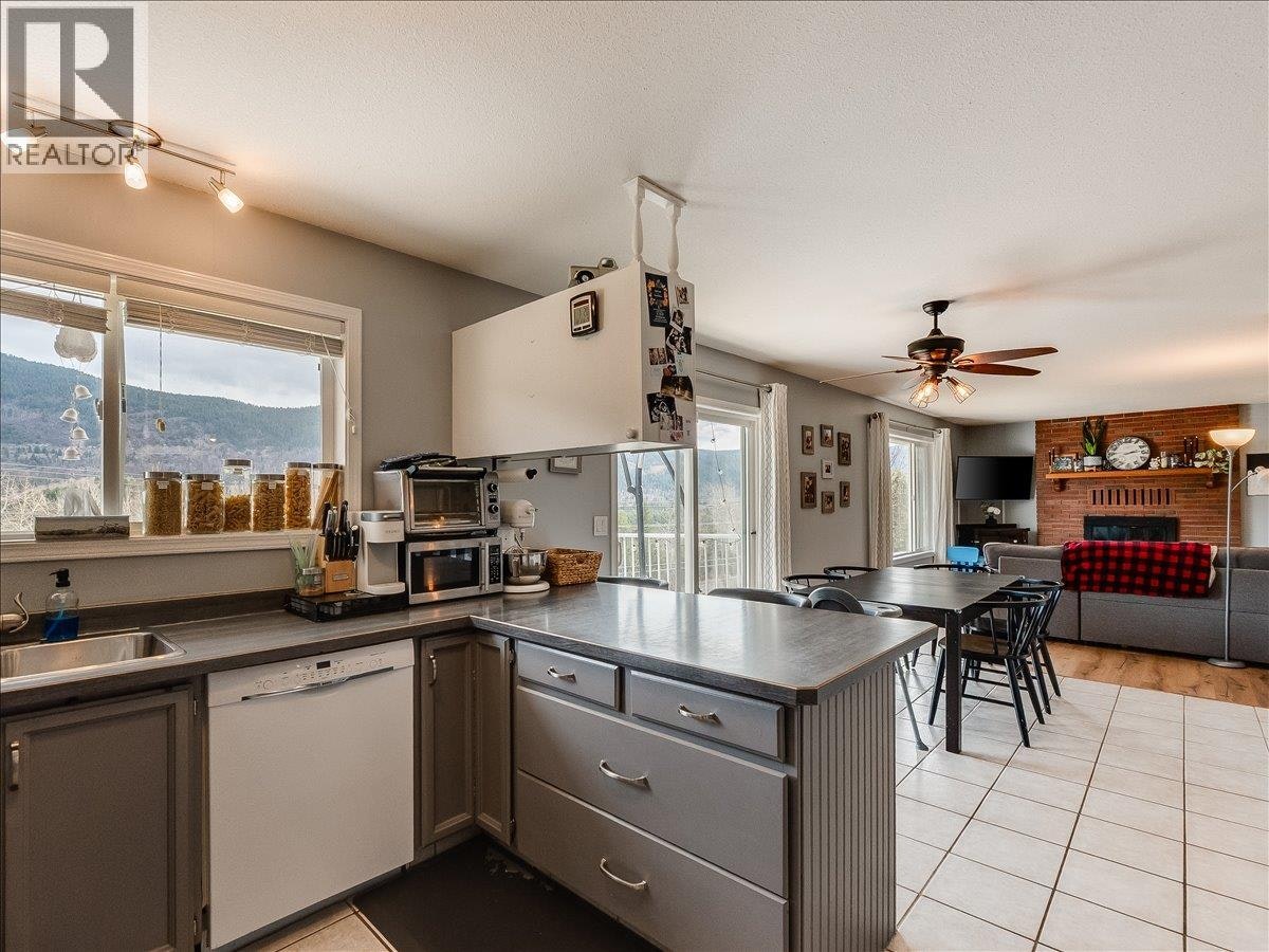 3701 9th Avenue, Castlegar, BC, V1N 3T3 - 7