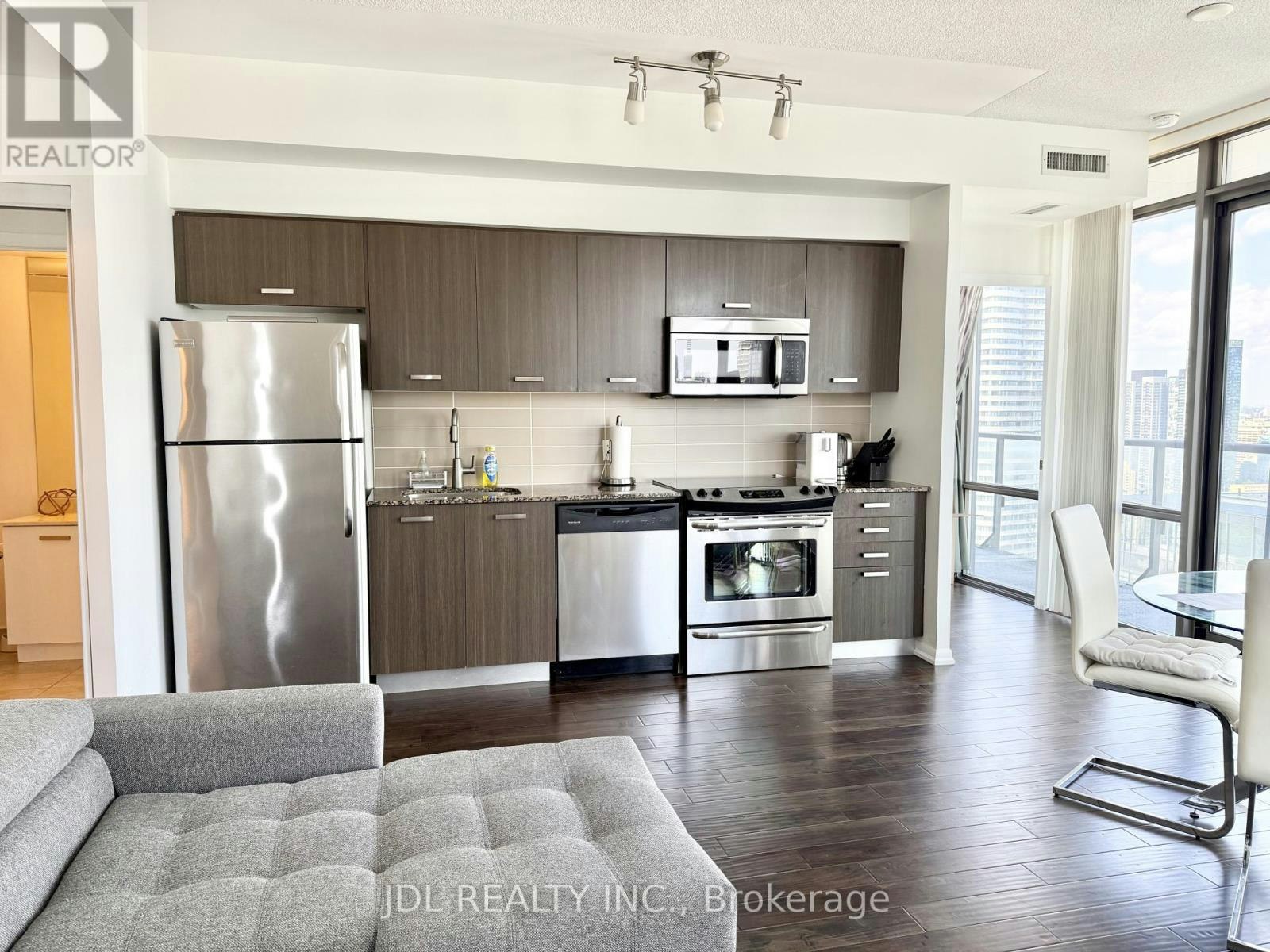 3708-832 Bay Street, Toronto, ON, M5S 1Z6 - 4