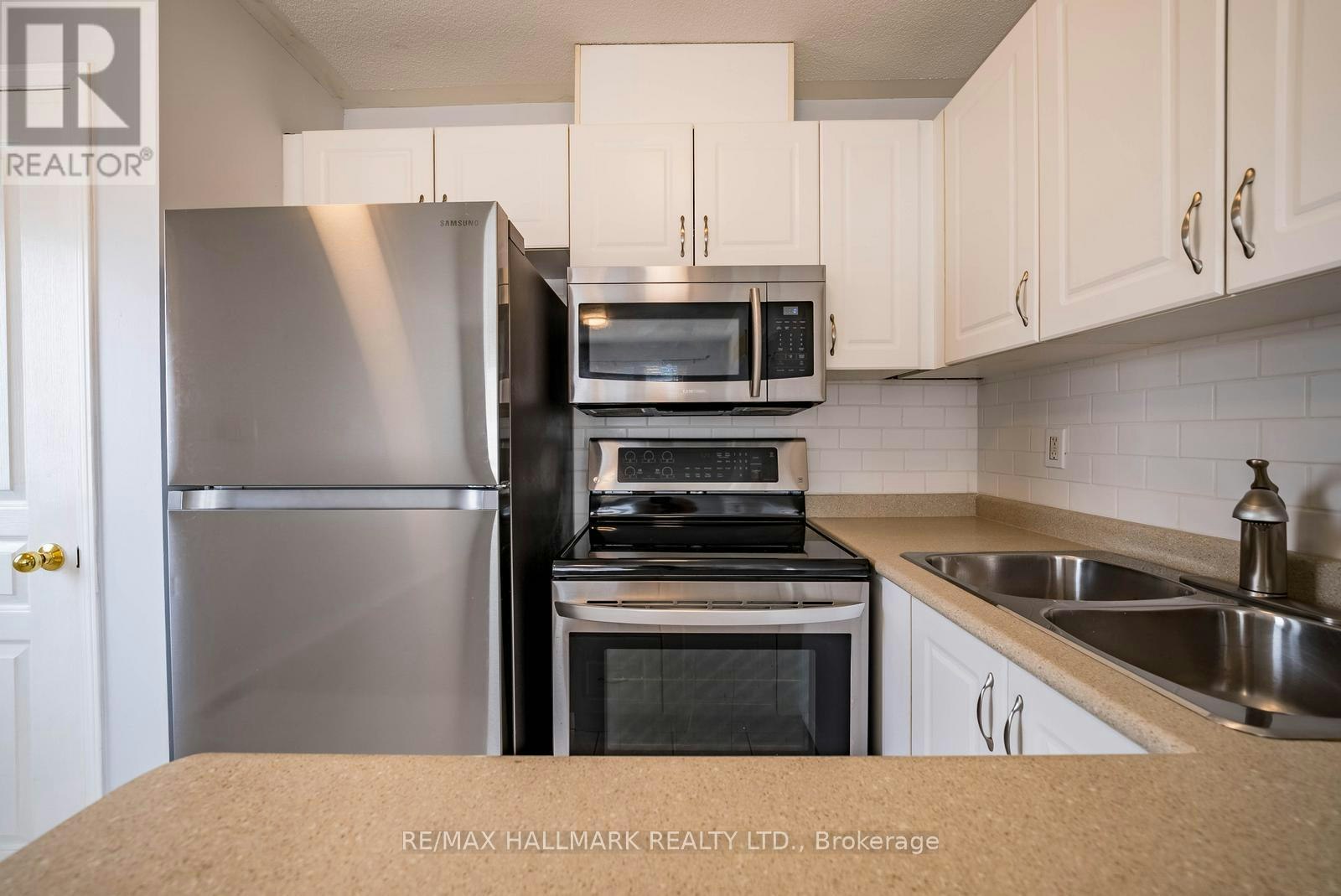 COACH HOUSE-29 Hosta Avenue, Markham, ON, L6B 0J9 - 6