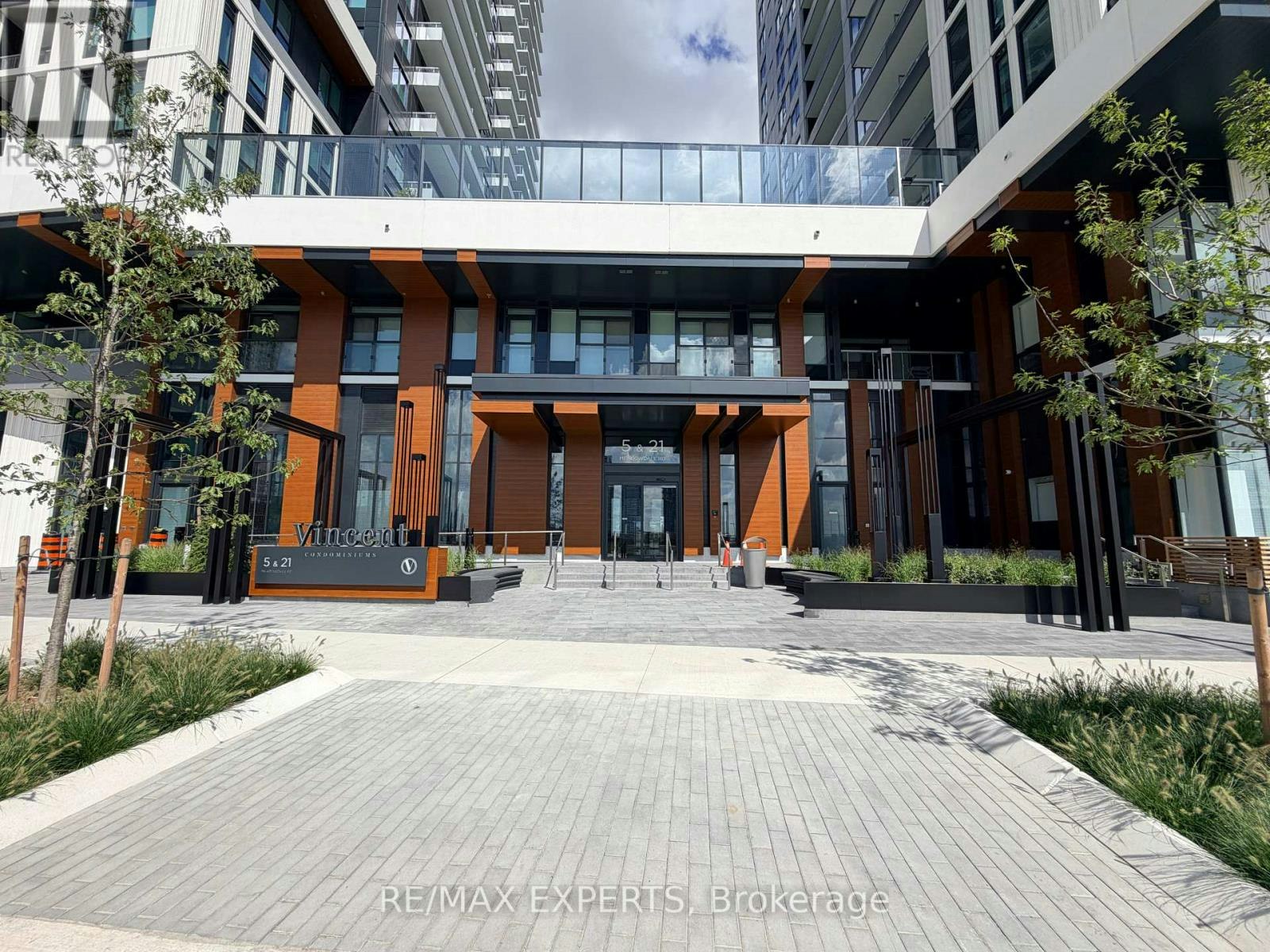 2851 7 Highway, Vaughan, ON, L4K 1W2 - 5