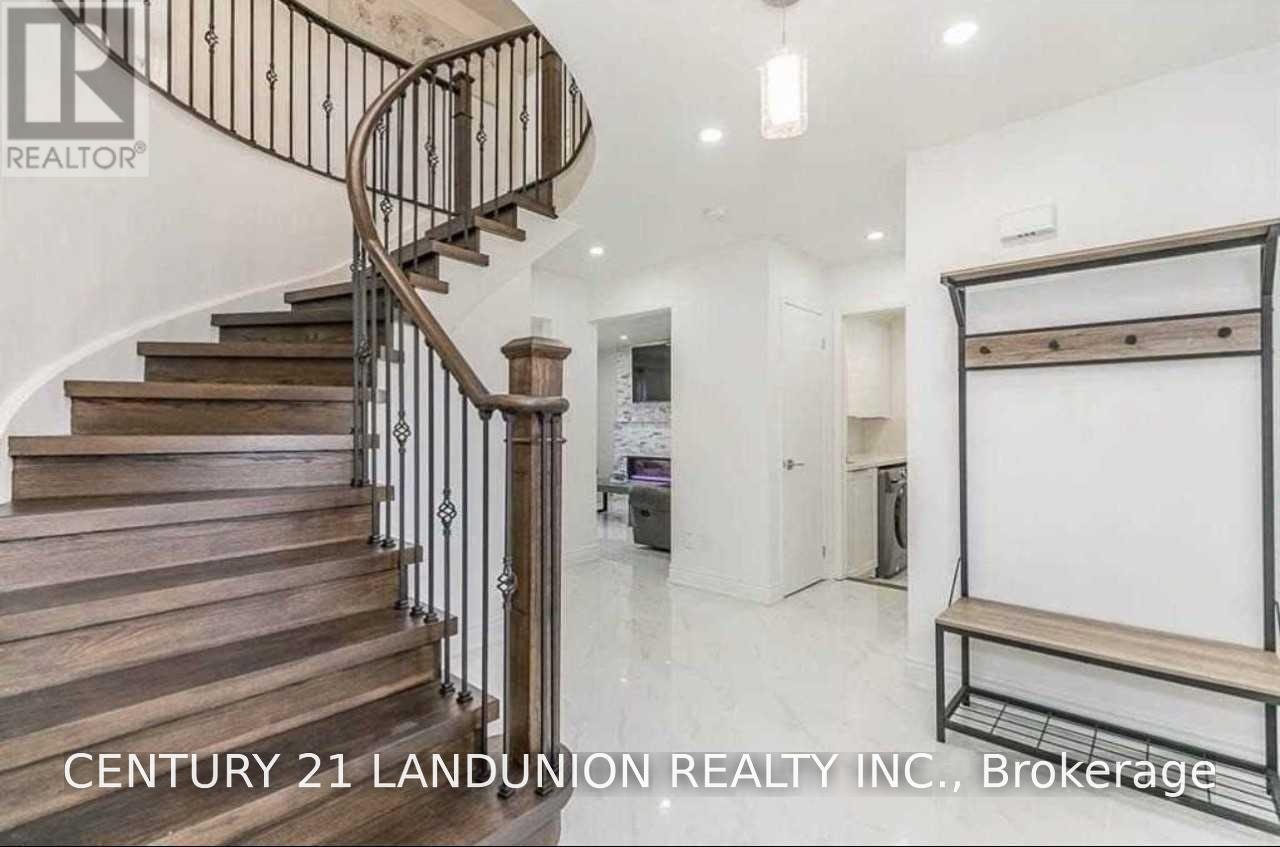 136 Livingstone Street W, Barrie, ON, L4N 7J4 - 2