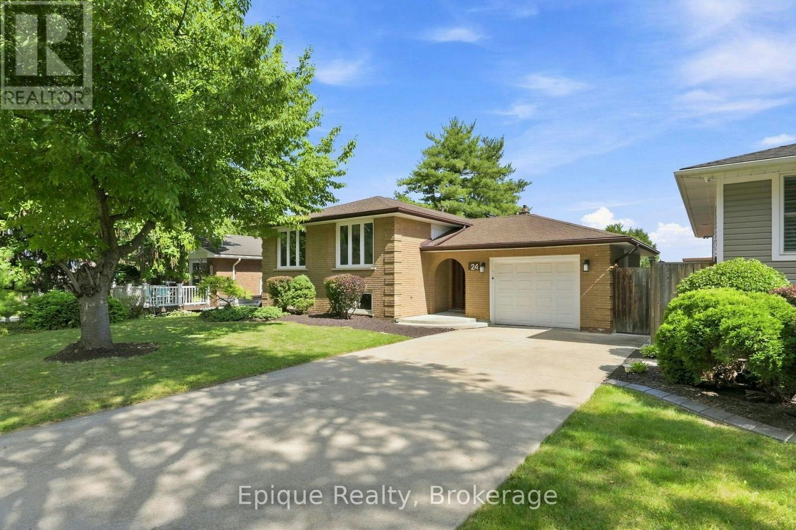 24 Brae Crest Drive, Hamilton, ON, L8G 3A6