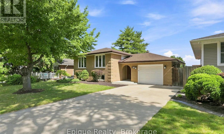 24 Brae Crest Drive