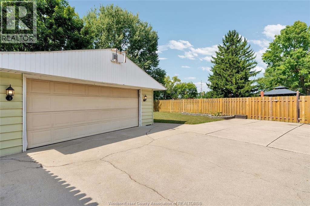 10700 Atwater Crescent, Windsor, ON, N8R 1N6 - 30