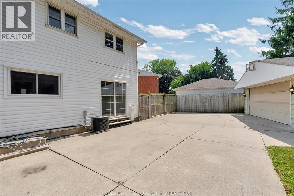 10700 Atwater Crescent, Windsor, ON, N8R 1N6 - 26