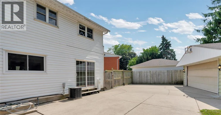 10700 Atwater Crescent, Windsor, ON, N8R 1N6 - 26
