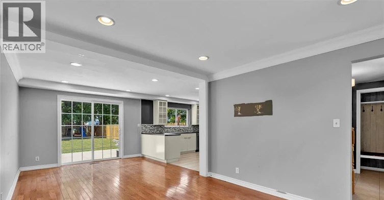 10700 Atwater Crescent, Windsor, ON, N8R 1N6 - 2