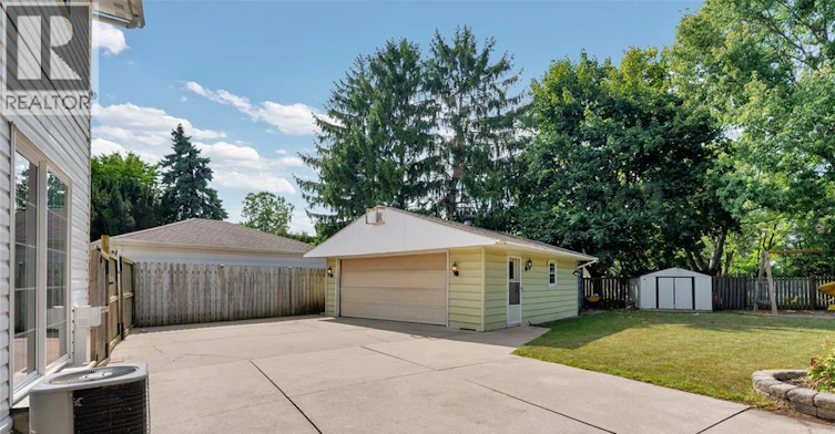 10700 Atwater Crescent, Windsor, ON, N8R 1N6 - 27