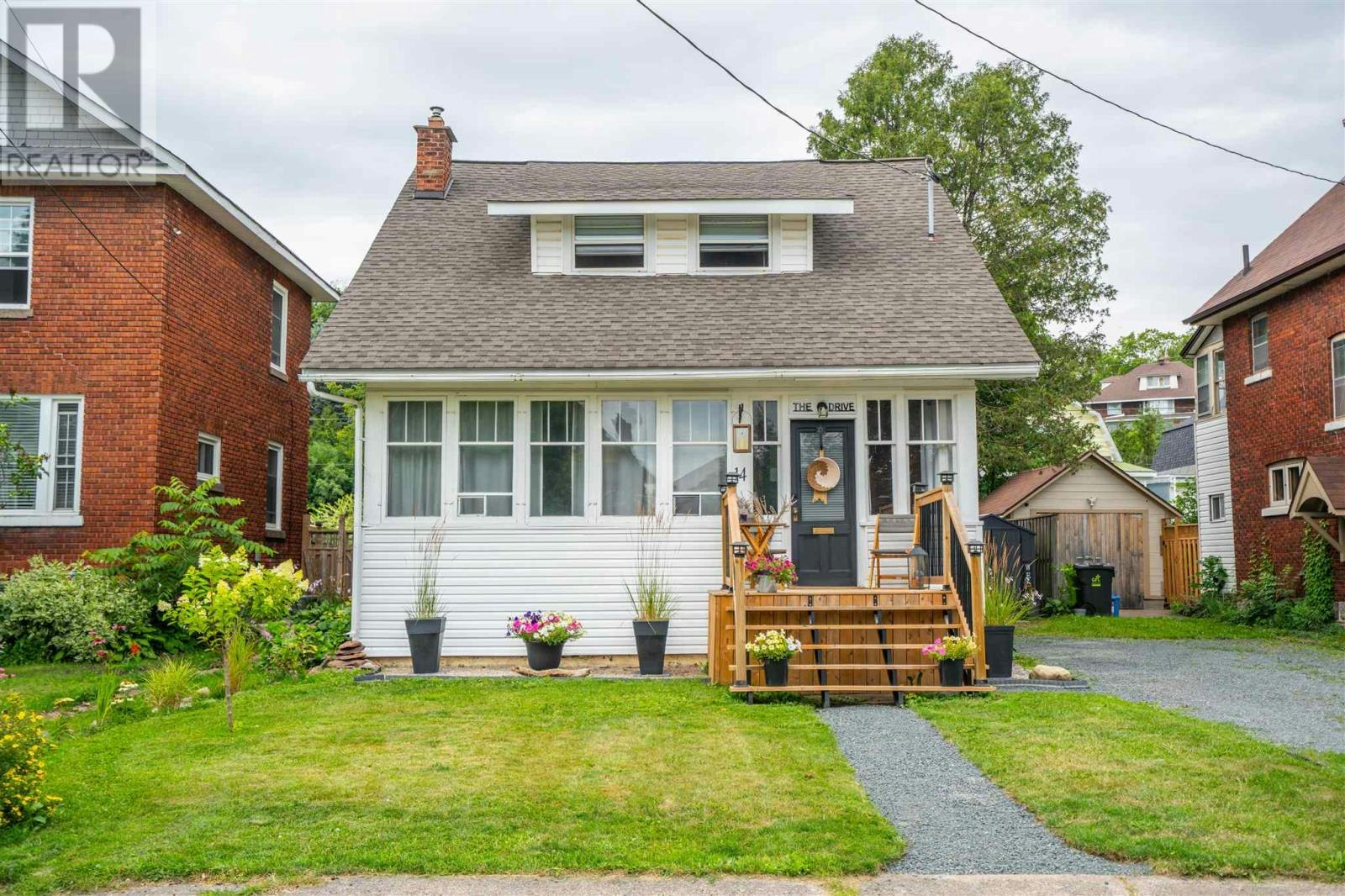 14 The Drive, Sault Ste Marie, Sault Ste. Marie, ON, P6B 1B7