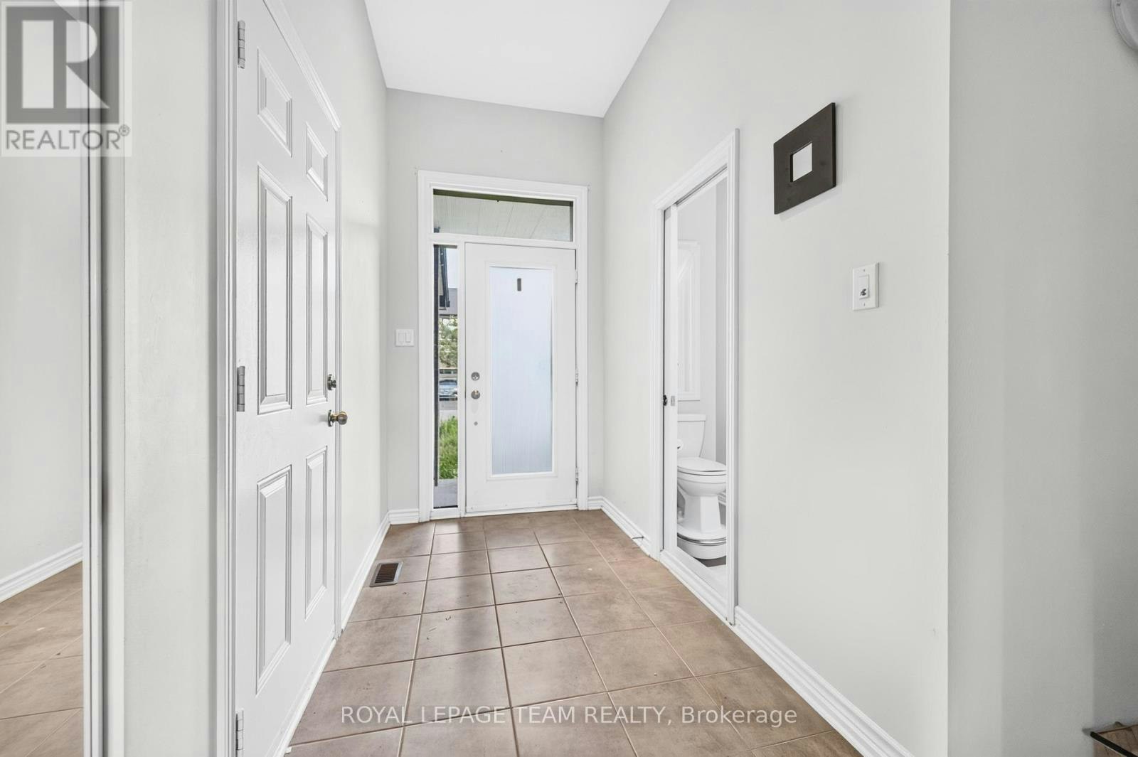 132 Larimar Circle, Ottawa, ON, K1X 0B7 - 2