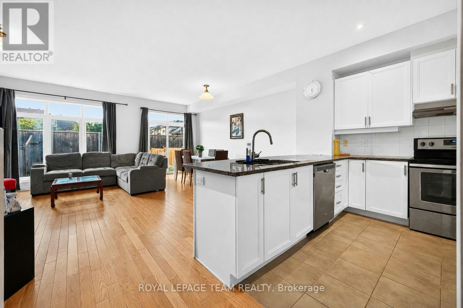 132 Larimar Circle, Ottawa, ON, K1X 0B7 - 3