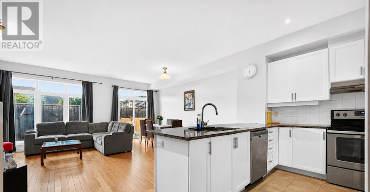 132 Larimar Circle, Ottawa, ON, K1X 0B7 - 3