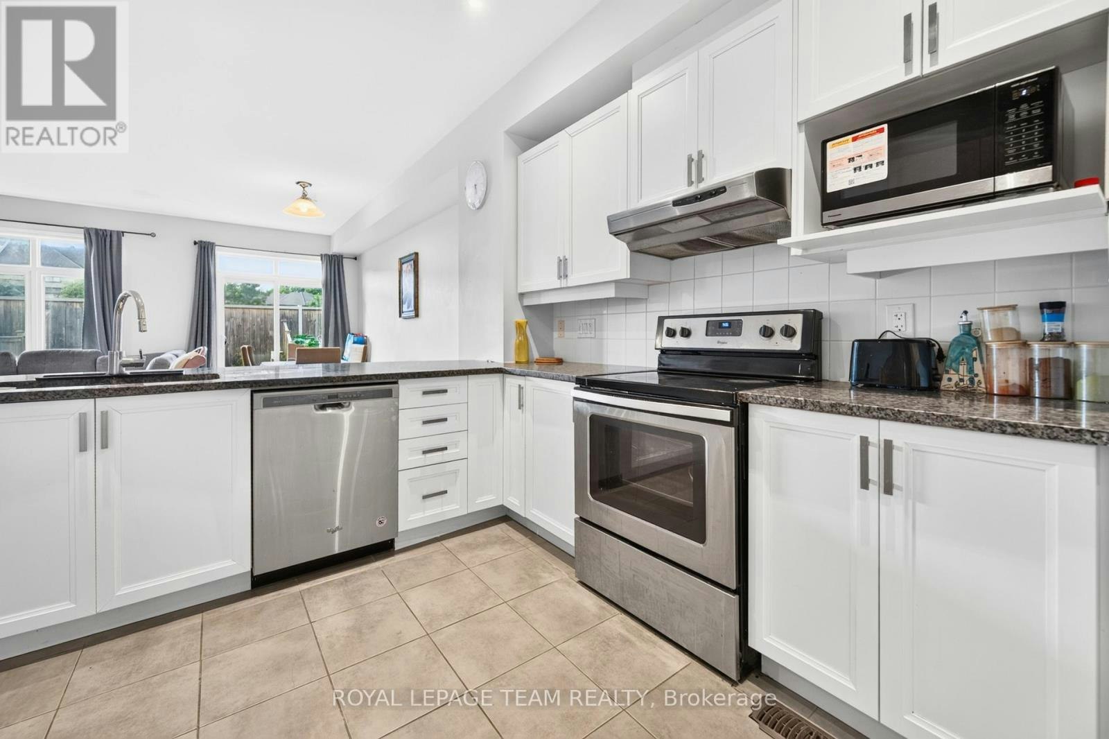 132 Larimar Circle, Ottawa, ON, K1X 0B7 - 4