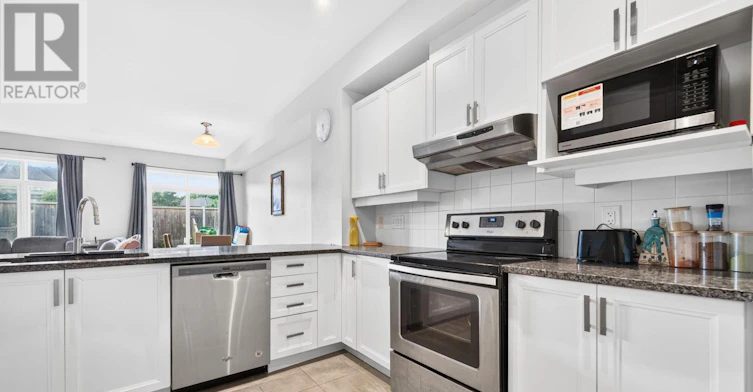 132 Larimar Circle, Ottawa, ON, K1X 0B7 - 4