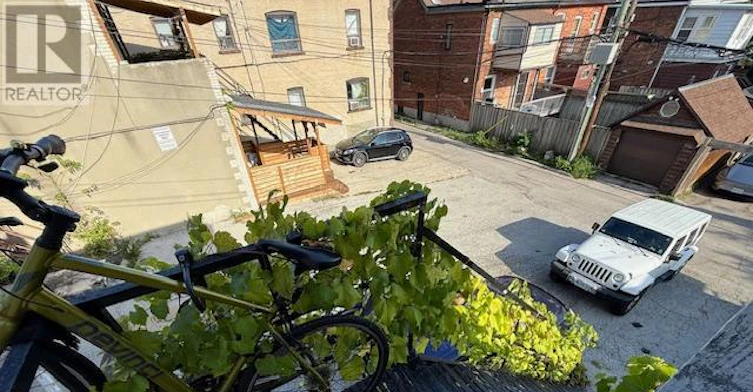 UPPER-633 St Clair Avenue W, Toronto, ON, M6C 1A7 - 24