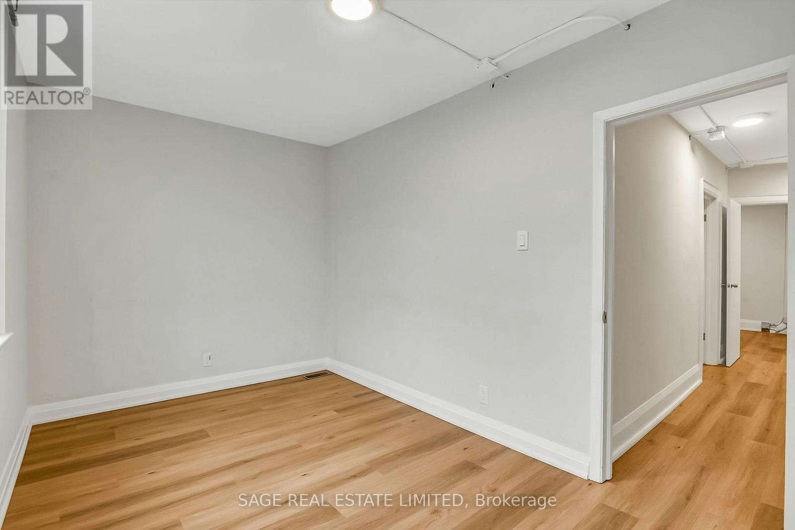 UPPER-633 St Clair Avenue W, Toronto, ON, M6C 1A7 - 14