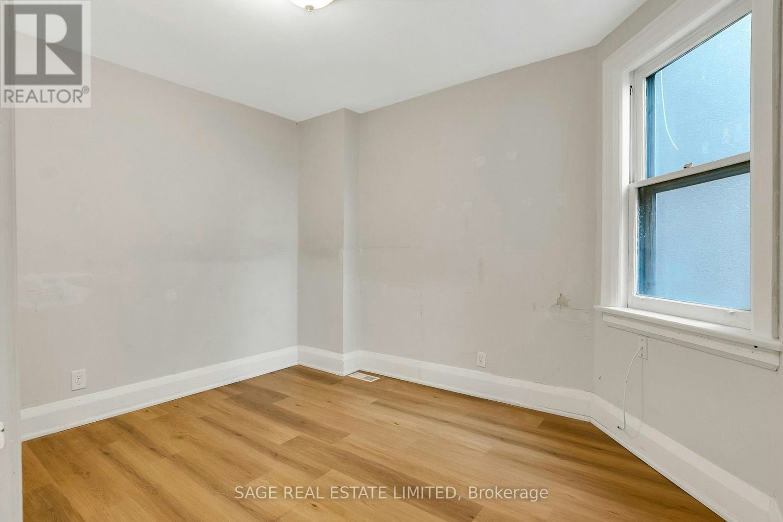 UPPER-633 St Clair Avenue W, Toronto, ON, M6C 1A7 - 16