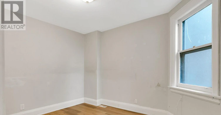 UPPER-633 St Clair Avenue W, Toronto, ON, M6C 1A7 - 16