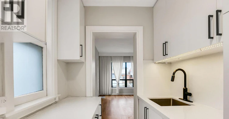 UPPER-633 St Clair Avenue W, Toronto, ON, M6C 1A7 - 10