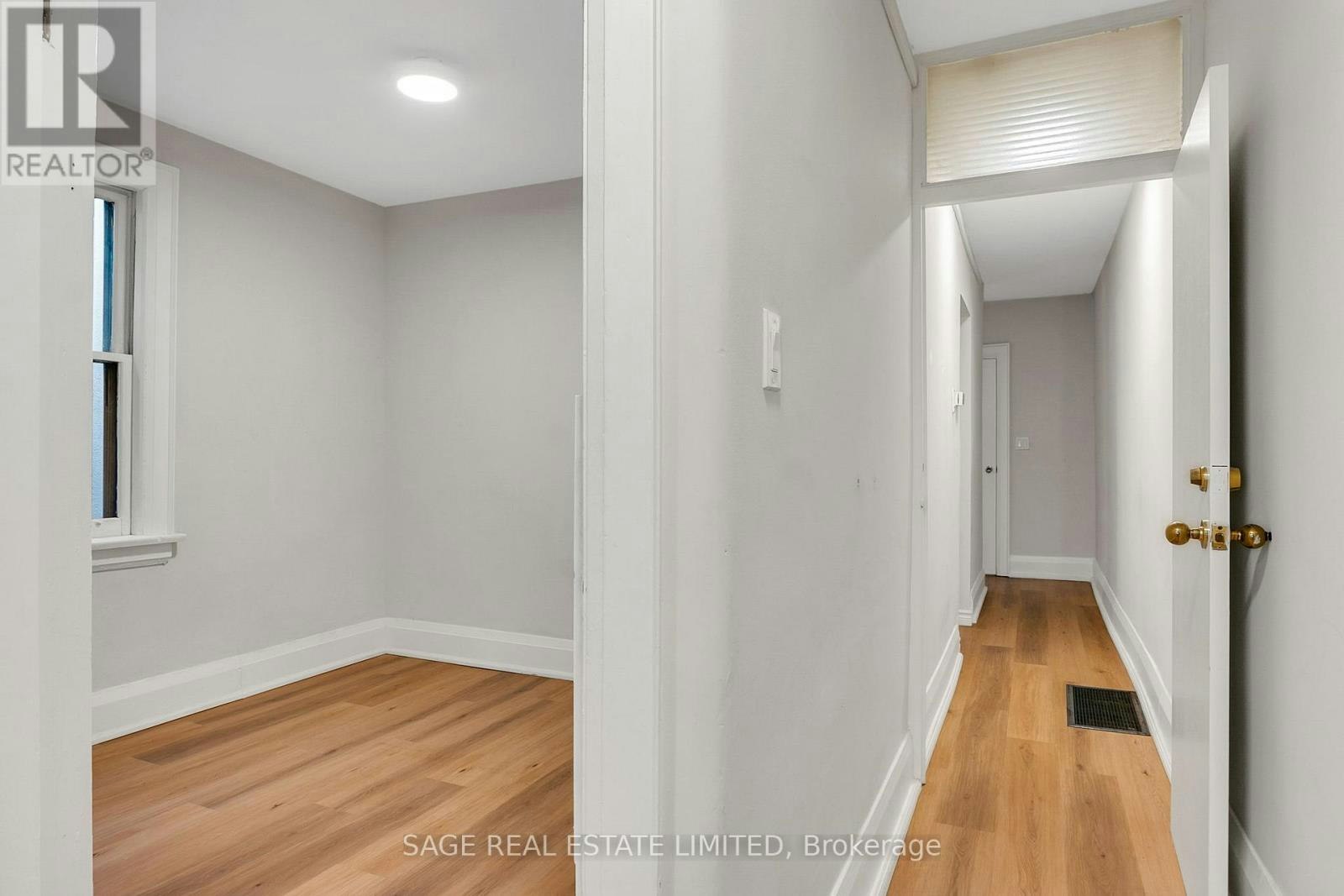 UPPER-633 St Clair Avenue W, Toronto, ON, M6C 1A7 - 3