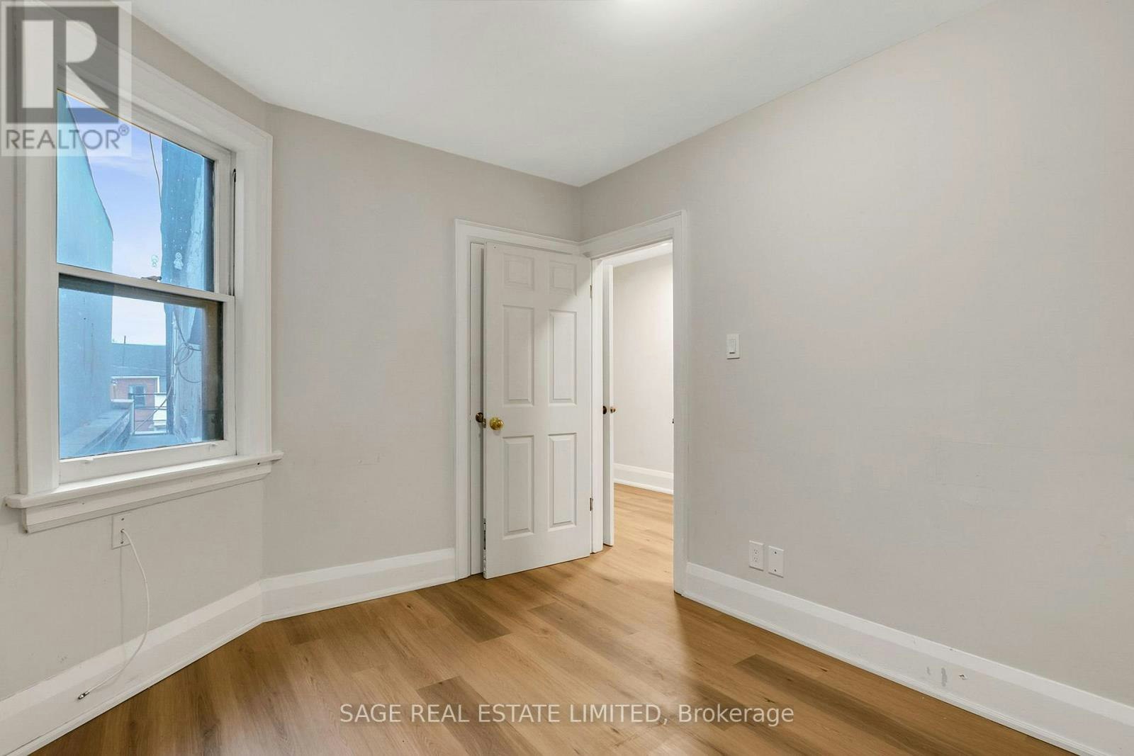 UPPER-633 St Clair Avenue W, Toronto, ON, M6C 1A7 - 17