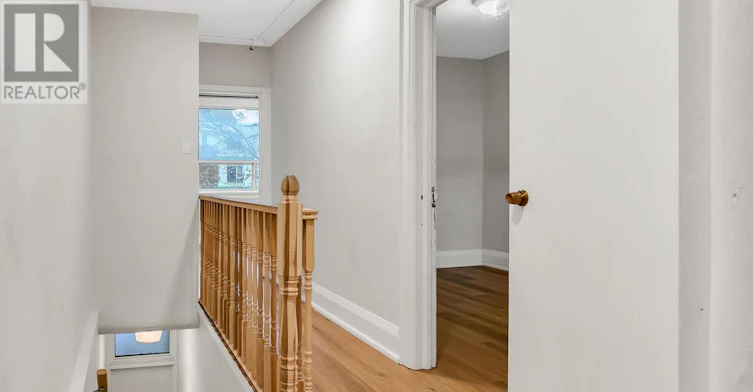 UPPER-633 St Clair Avenue W, Toronto, ON, M6C 1A7 - 2