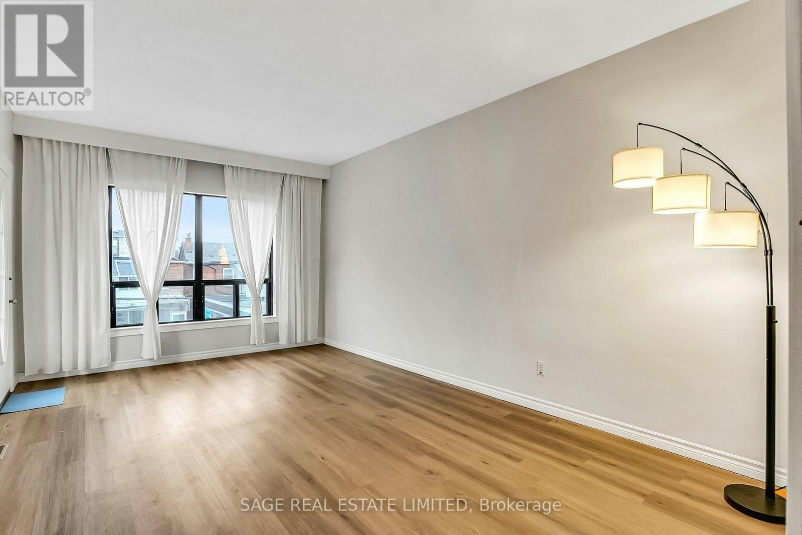 UPPER-633 St Clair Avenue W, Toronto, ON, M6C 1A7 - 5