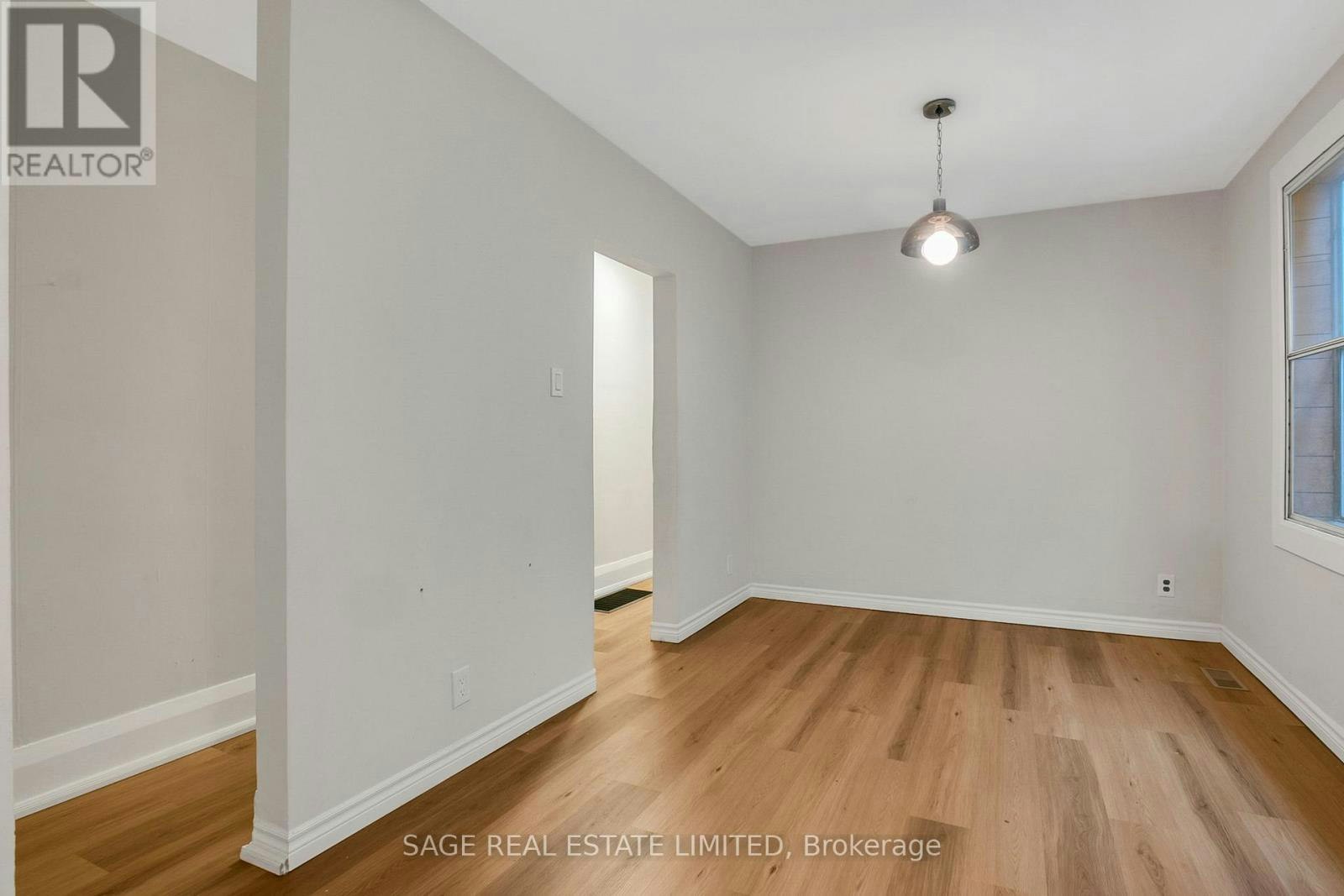 UPPER-633 St Clair Avenue W, Toronto, ON, M6C 1A7 - 8