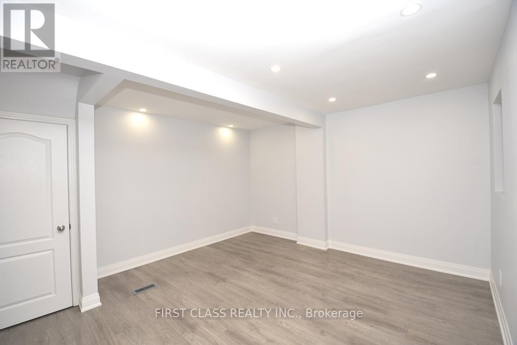 BACK-319 Senlac Road, Toronto, ON, M2R 1R2 - 4