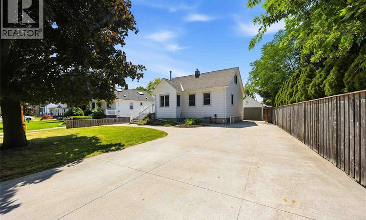 1477 Baxter Avenue