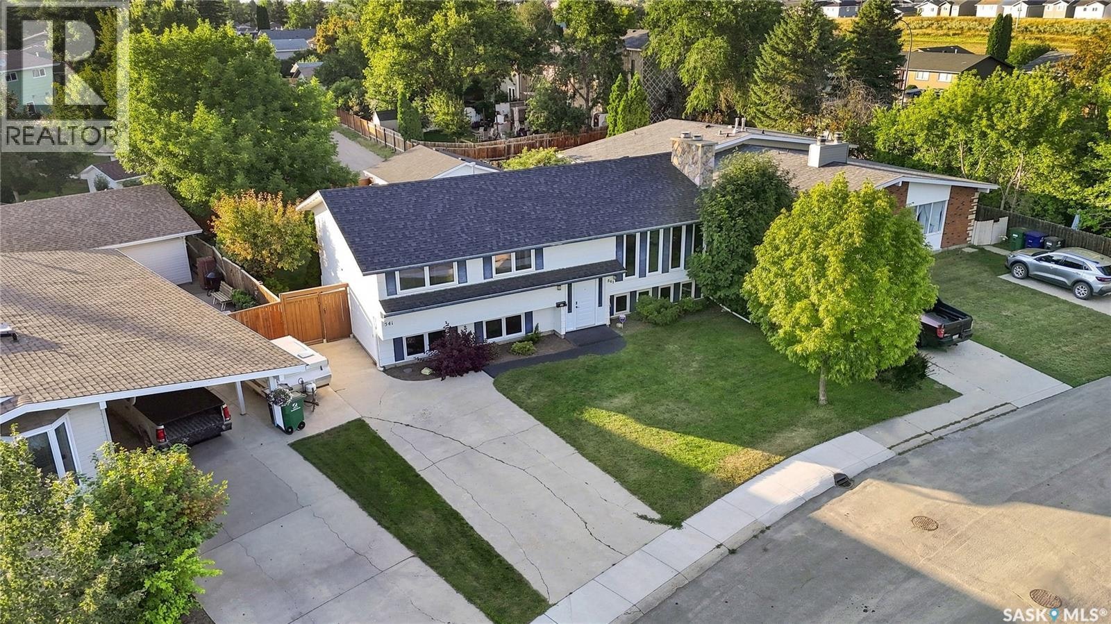 541 Guelph Crescent, Saskatoon, SK, S7H 4R3