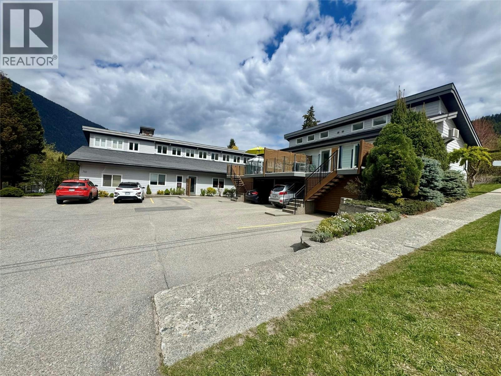 4-702 Fourth Street, Nelson, BC, V1L 2S8