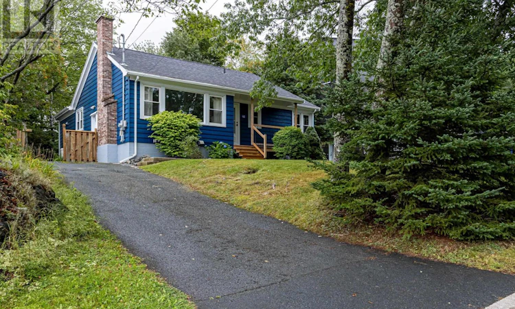 62 Douglas Crescent