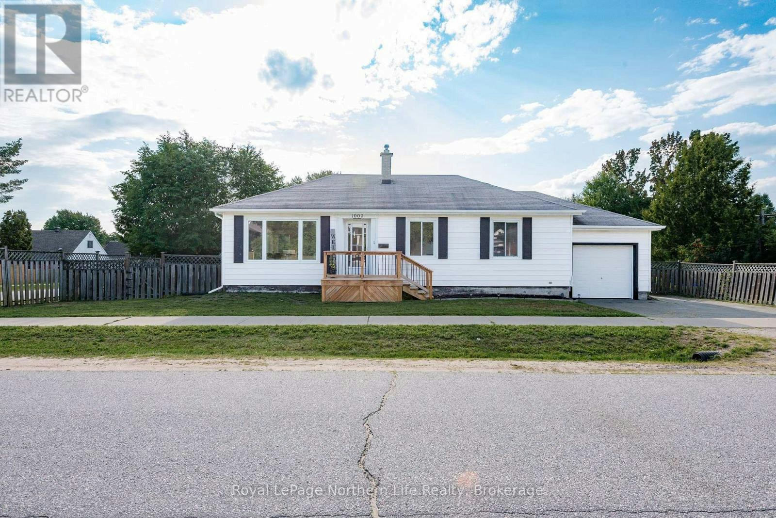 1009 Elizabeth Street, North Bay, ON, P1B 3T9