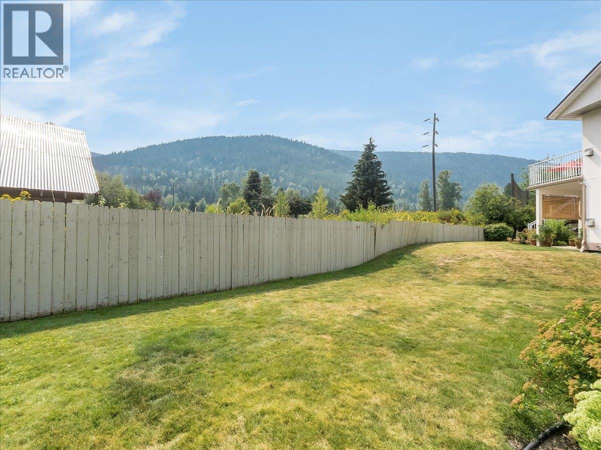 416 W Beasley Crescent, Nelson, BC, V1L 5Y4 - 26