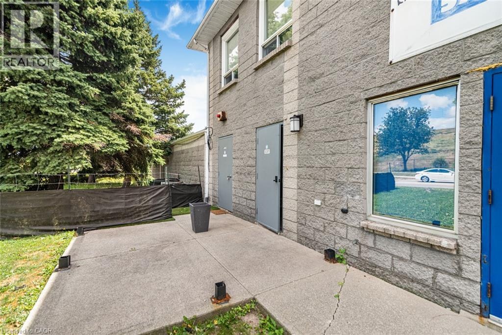 UPPER-1290 Stone Church Road E, Hamilton, ON, L8W 2C8 - 2