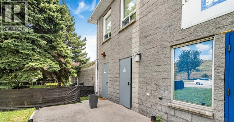 UPPER-1290 Stone Church Road E, Hamilton, ON, L8W 2C8 - 2