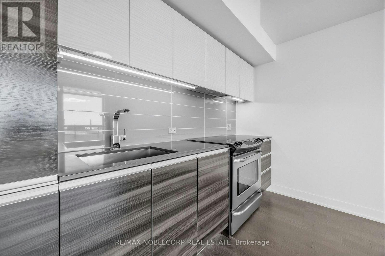 1006-20 Minowan Miikan Lane, Toronto, ON, M6J 0E5 - 11