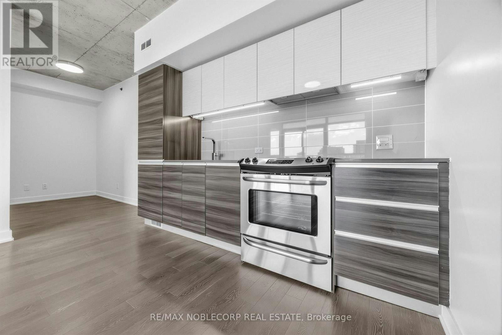 1006-20 Minowan Miikan Lane, Toronto, ON, M6J 0E5 - 10