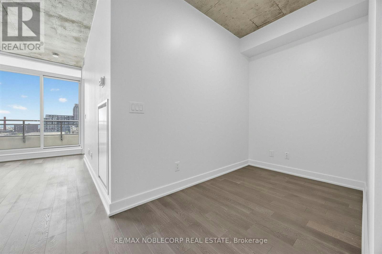 1006-20 Minowan Miikan Lane, Toronto, ON, M6J 0E5 - 5